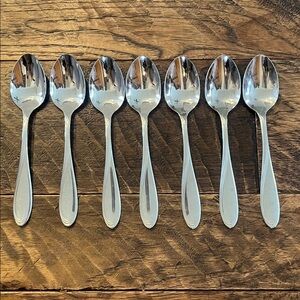 Oneida Silver Camber Cresta Windswept Scroll (7) teaspoons